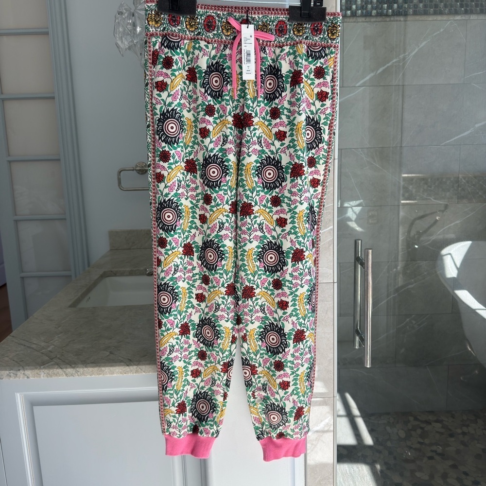 ALICE + OLIVIA NYC Slim-Fit Floral Joggers - Picture 14 of 14